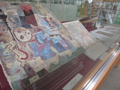 地域資料展示ケース展示の様子